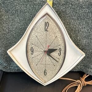GE White Electric Atomic Wall Clock Model 2159 Works!